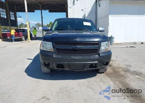 2009 Chevrolet Suburban 1500 Ltz z USA, uszkodzony, nr VIN 1GNFK36349R294901